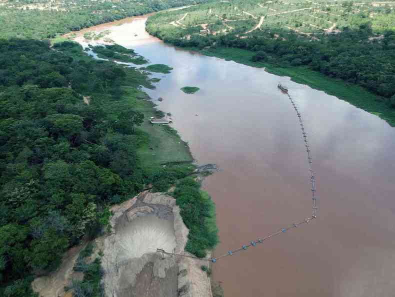 Rio Paraopeba foi invadido por rejeitos(foto: Mateus Parreiras/EM/D.A Press)