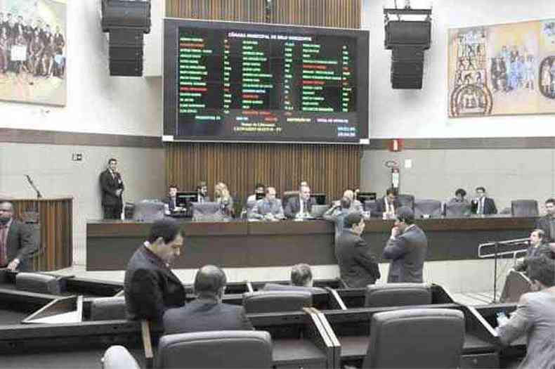 Projeto de lei que regula a participao nos conselhos foi lido ontem no plenrio da Cmara Municipal(foto: Juarez Rodrigues/EM/D.A Press)
