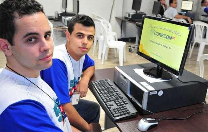 Igor Ribeiro de Almeida e Victor Hugo Ribeiro Alves estudantes da PUC(foto: Alexandre Guzanshe/EM/D.A Press) Igor Ribeiro de Almeida e Victor Hugo Ribeiro Alves estudantes da PUC(foto: Alexandre Guzanshe/EM/D.A Press)