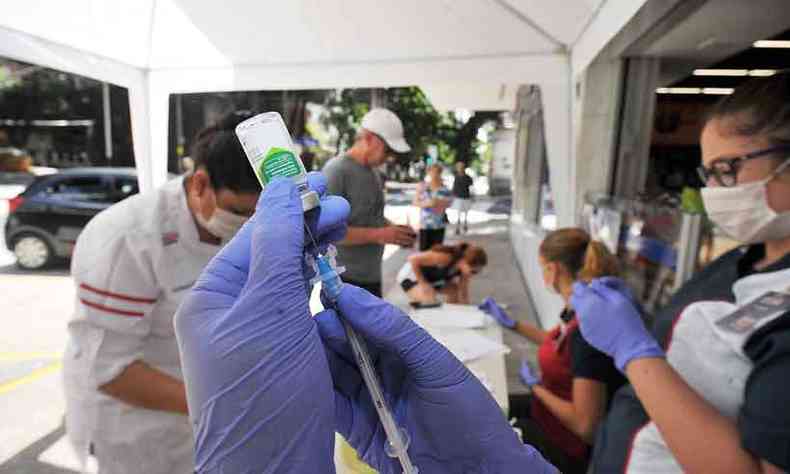 Por conta da pandemia do coronavrus, campanha de vacinao contra a gripe comeou mais cedo do que em 2019 (foto: Leandro Couri/EM/D.A Press)