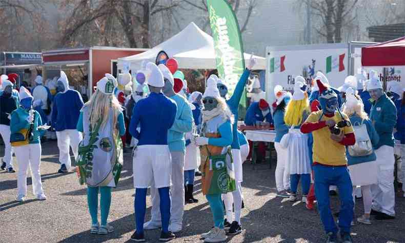 Mais de 2,5 mil pessoas se vestem de 'Smurf' na Alemanha e quebram recorde  mundial, Mundo