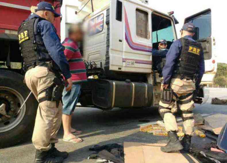 Motorista foi preso em flagrante por trfico de drogas(foto: Polcia Rodoviria Federal (PRF) / Divulgao)