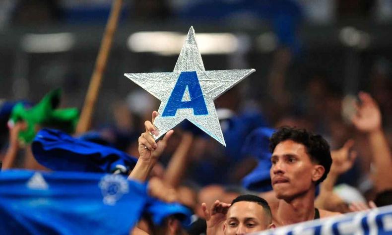 Torcida do Cruzeiro apoiou e demonstrou confiana no time durante a Srie B e vibrou como nunca aps a goleada em cima do Vasco, no Mineiro, que garantiu o acesso para 2023 