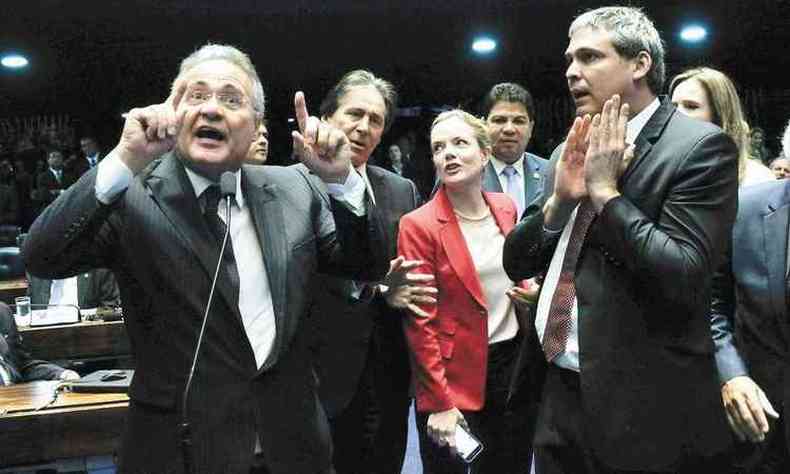 Renan Calheiros tentou acalmar os nimos aps bate-boca, mas acabou criticado por Gleisi Hoffmann, Lindbergh e outros senadores(foto: GERALDO MAGELA/AGNCIA SENADO)