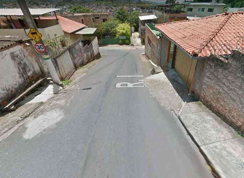 Beco no bairro Cristais, em Nova Lima, onde ocorreu desabamento(foto: Google Maps / Reprodução)