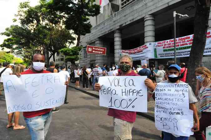 Manifestao de trabalhadores da Feira de Artesanato da Av. Afonso Pena, em Belo HorizonteGladyston Rodrigues/EM/D.A.Press