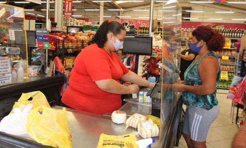 Supermercados e outros servios essenciais ficaro fechados aos domingos(foto: Jair Amaral/EM/D.A Press)