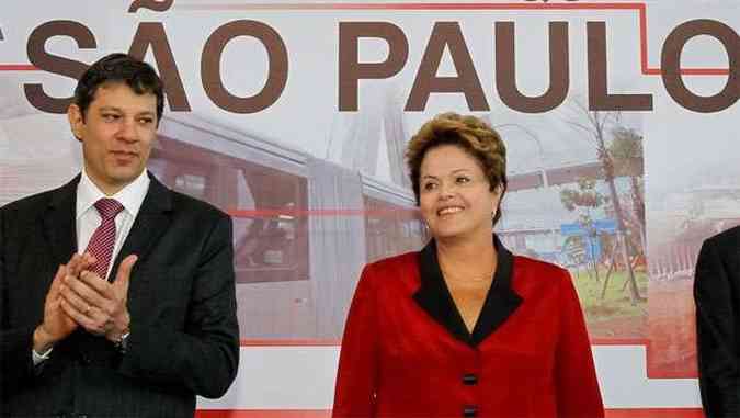 Prefeito Fernando Haddad e a presidente Dilma durante anncio nesta quarta-feira de liberao de R$ 8 bilhes para So Paulo(foto: Roberto Stuckert Filho/PR)