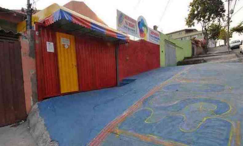 Mulher invadiu escola e durante surto psictico agrediu funcionrios e alunos(foto: Rodrigo Clemente/EM/D.A.Press)