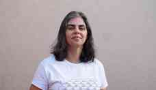 Em 'Menos ainda', Ana Elisa Ribeiro mostra poesia 'cheia de agudezas'