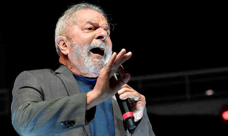 foto de Lula durante evento de campanha em Braslia em 12/7/22