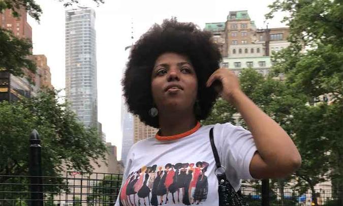 De acordo com Alinne, os ataques partiram de integrantes de um grupo que postou mensagens discriminatórias e agressivas(foto: Brado NYC/Divulgação) De acordo com Alinne, os ataques partiram de integrantes de um grupo que postou mensagens discriminatórias e agressivas(foto: Brado NYC/Divulgação)