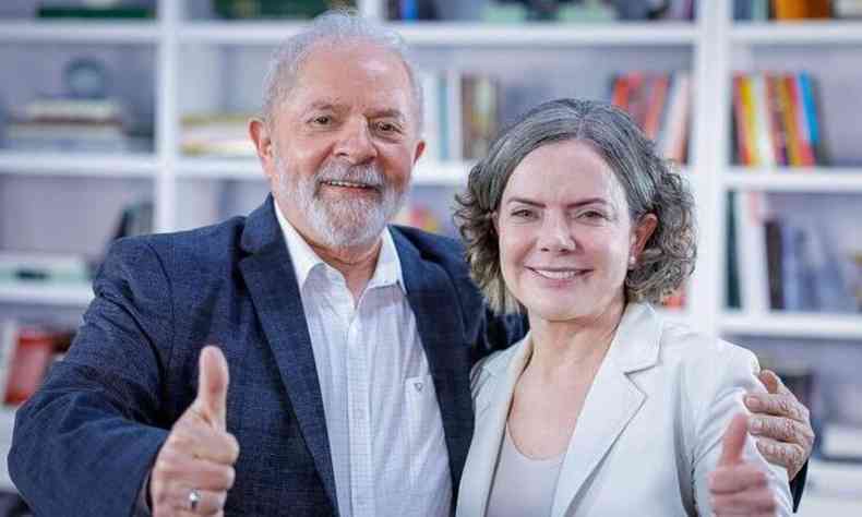 Ex-presidente Luiz Inácio Lula da Silva e a presidente do PT Gleisi Hoffmann