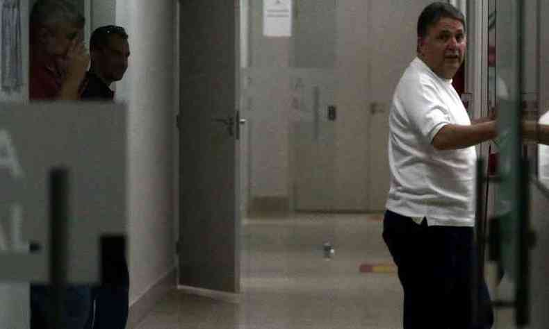 O ex-governador do Rio, Anthony Garotinho (PR),  visto na sede da Policia Federal, no centro do Rio de Janeiro, aps ter sido preso na quarta-feira(foto: WILTON JUNIOR/ESTADO CONTEDO )