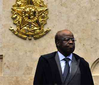 Joaquim Barbosa vai defender a priso imediata dos condenados no mensalo(foto: Jose Cruz/ABr)