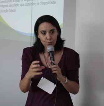 Glaucia Barros, coordenadora do Nossa BH, explica que o conceito de desenvolvimento sustentvel  amplo(foto: Moises Silva/EM)