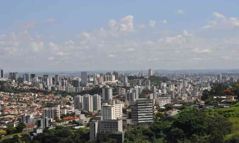 Vista de Belo Horizonte a partir do Bairro Santa Lcia, localizado na Regio Centro-Sul 