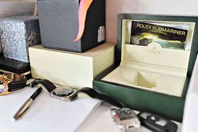 A caixa vazia do Rolex: relgio de ouro e ao era o mais caro da coleo do casal e ficava no armrio (foto: (Monique Renne/CB/D.A Press) )