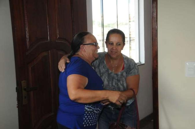 As irmãs Maria das Graças e Terezinha Quintão agora se encontram raramente. Edirleia se preocupa com o filho de 11 anos na ida à escola(foto: Paulo Filgueiras/EM/D.A.Press) As irmãs Maria das Graças e Terezinha Quintão agora se encontram raramente. Edirleia se preocupa com o filho de 11 anos na ida à escola(foto: Paulo Filgueiras/EM/D.A.Press)