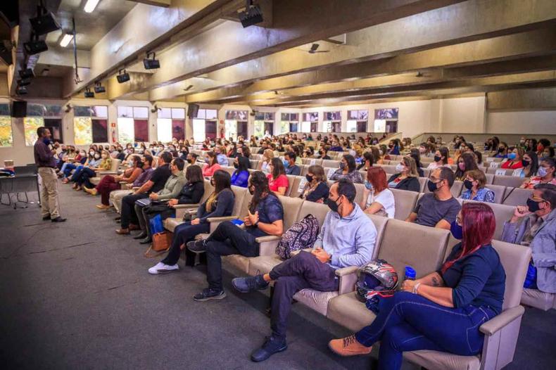 Debate com professores