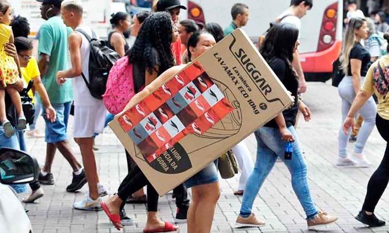 Consumidores estão cada vez mais antenados nas promoções da Black Friday(foto: Gladyston Rodrigues/EM/D.A Press) Comércio