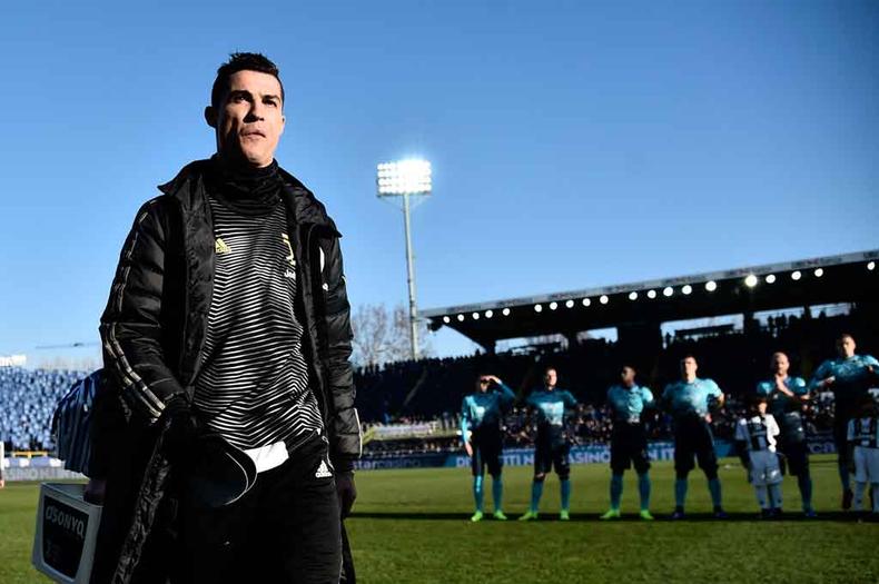 Contra a Sampdoria, Juventus de Cristiano Ronaldo tenta apagar a má impressão deixada diante do Atalanta, na rodada passada(foto: MARCO BERTORELLO/AFP) Contra a Sampdoria, Juventus de Cristiano Ronaldo tenta apagar a má impressão deixada diante do Atalanta, na rodada passada(foto: MARCO BERTORELLO/AFP)