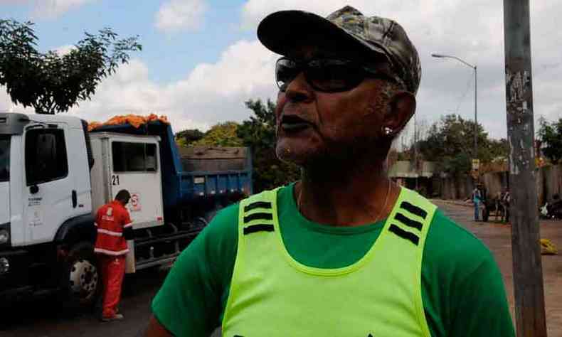 Maratonista, o aposentado Alcino de Carvalho treina com frequncia s margens do Arrudas e defende a colocao de cmeras no local para tentar inibir os sujes(foto: Paulo Filgueiras/EM/D.A PRESS)