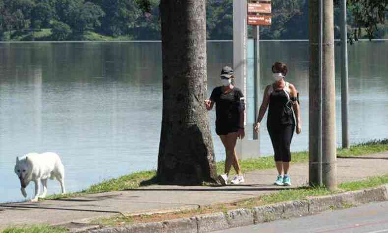 Orla da Lagoa da Pampulha  um dos pontos ainda aptos para caminhadas, circuito de bicicleta e exerccios (foto: JUAREZ RODRIGUES/EM/D.A PRESS )