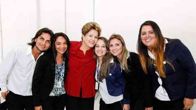 Dilma com alunos e funcionrios durante visita ao campus avanado da Universidade Federal de Alfenas, em Varginha(foto: Roberto Stuckert Filho/PR)
