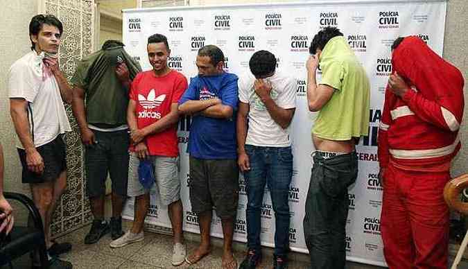 Os homens presos foram apresentados na tarde desta quarta-feira(foto: Ramon Lisboa/EM/D.A.Press)