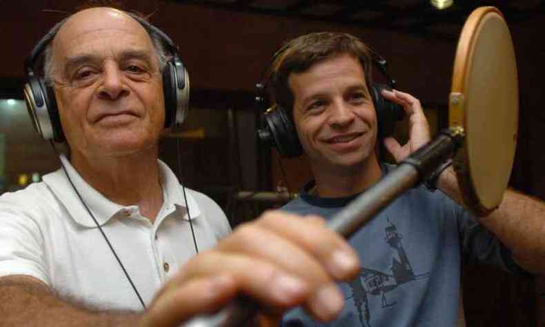 Dirceu Cheib e o filho Ricardo nos estdios da Bemol, em fevereiro de 2008(foto: Jackson Romanelli/Especial para o EM 11/2/2008)