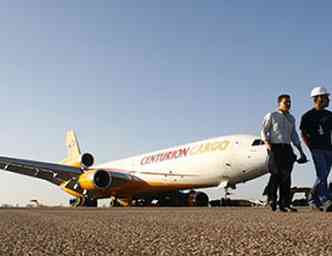 Avio cargueiro da Centurion ainda interdita pista de aeroporto(foto: Csar Rodrigues/AAN)