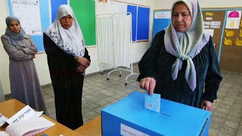 rabes israelenses podem votar, mas muitos dizem que o sistema os discrimina(foto: Getty Images)