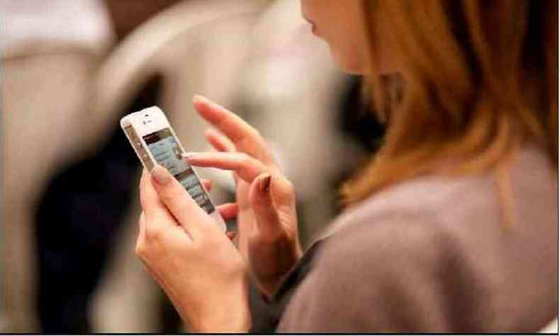 Laboratrio de segurana digital da PSafe recomenda que usurios de celular no acessem pginas desconhecidas ou com contedo sensacionalista(foto: Divulgao)
