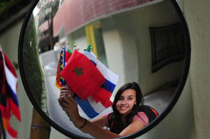 A estudante Letícia Contarini, de 21 anos, fez um mochilão pela Europa, percorrendo oito países e 28 cidades em seis meses(foto: Alexandre Guzanshe/EM/D.A.Press) A estudante Letícia Contarini, de 21 anos, fez um mochilão pela Europa, percorrendo oito países e 28 cidades em seis meses(foto: Alexandre Guzanshe/EM/D.A.Press)