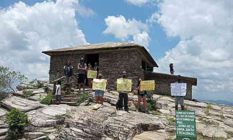 Moradores protestam contra a venda da pirmide(foto: Reproduo/Internet)