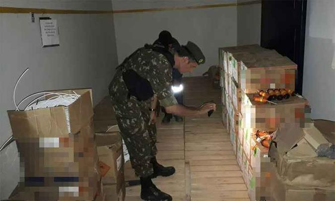 Militares durante vistoria ontem, quando 22 empresas foram fiscalizadas(foto: 4ª Região Militar/Divulgação) Militares durante vistoria ontem, quando 22 empresas foram fiscalizadas(foto: 4ª Região Militar/Divulgação)