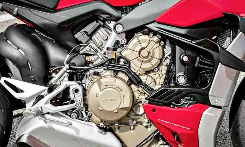O motor V quatro da Streetfighter V4 S fornece 208cv(foto: Ducati/Divulgao)