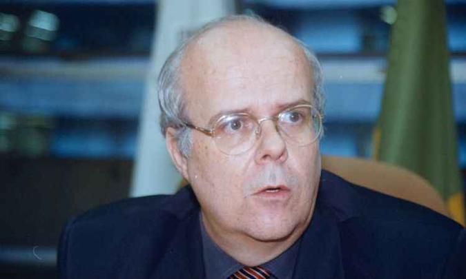 O desembargador Francisco Kupidlowski alegou questões pessoais para deixar o cargo, segundo a Seap(foto: Vera Godoy/Estado de Minas - 15/09/2000 ) O desembargador Francisco Kupidlowski alegou questões pessoais para deixar o cargo, segundo a Seap(foto: Vera Godoy/Estado de Minas - 15/09/2000 )