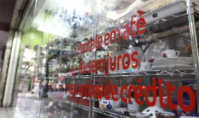 Cart�o de cr�dito, carn�s e financiamento de carros lideram os tipos de d�vidas (foto: Rodrigo Clemente/EM/D.A Press)