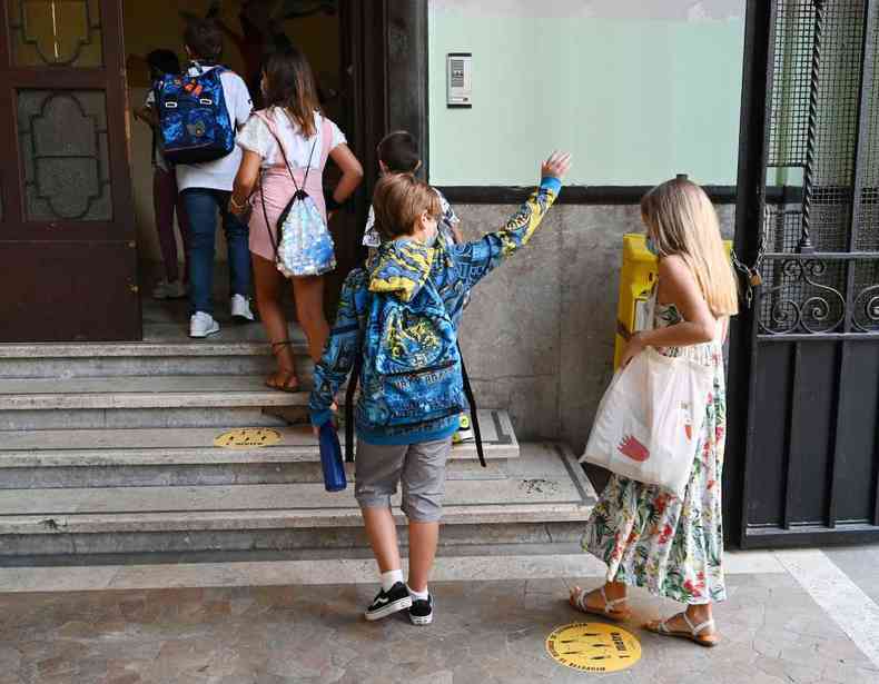Na Itlia, cerca de 5,6 milhes de alunos voltaram s salas de aula nesta segunda-feira(foto: Vincenzo PINTO / AFP)