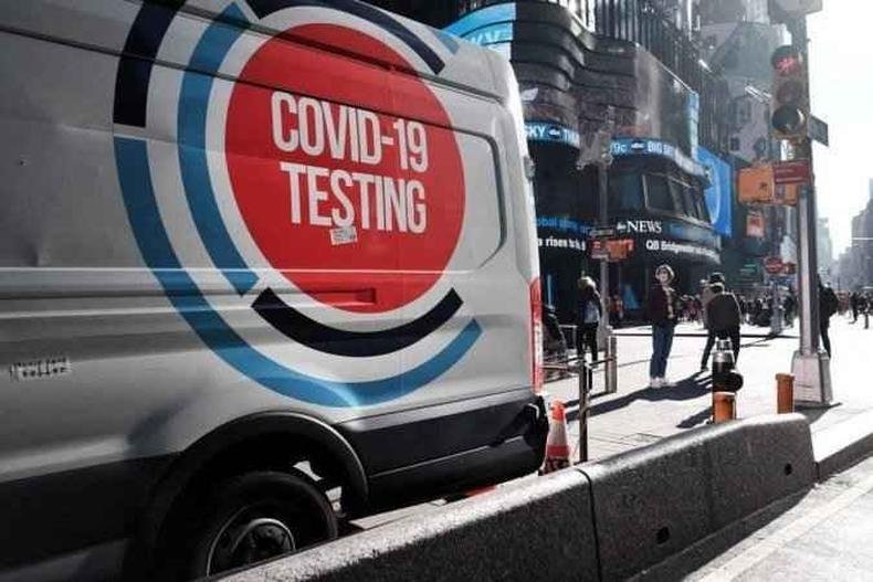 Os EUA s�o o pa�s mais afetado do mundo em n�meros absolutos, com mais de 807.000 mortes por COVID-19