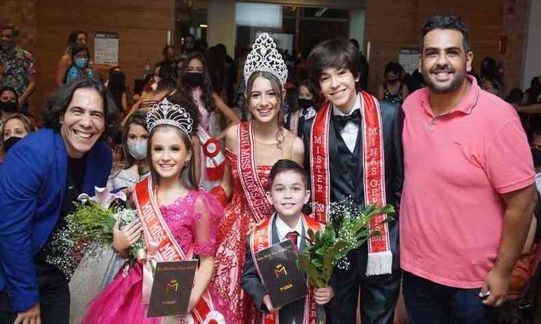 Enzo ganhou o concurso de Mister Minas Gerais em 2020