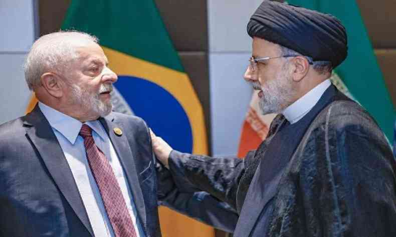 Lula e o presidente do Ir, Ebrahim Raisi: inteno de estreitar parcerias