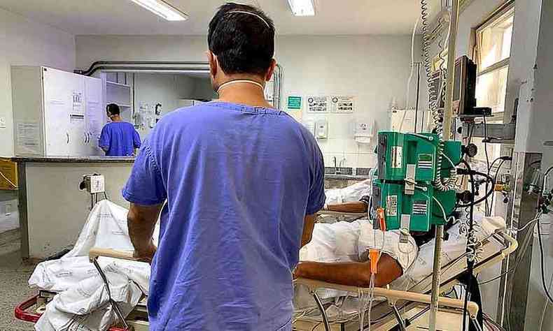 Unidades de saúde de BH destinadas ao tratamento de pacientes com Covid estão cada vez mais lotadas