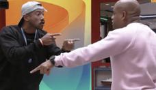Resumo do BBB: Cezar Black e Ricardo trocam ameaas 