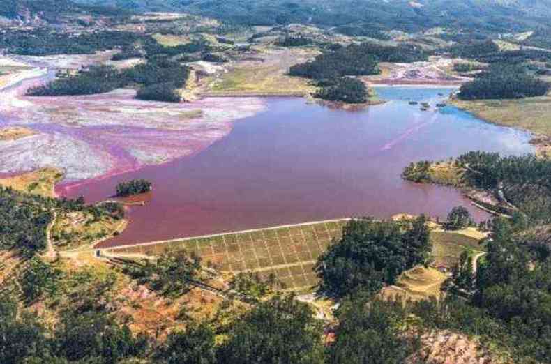 Justia exige que Vale comprove a estabilidade de barragens como a de Itabiruu (foto: Divulgao)