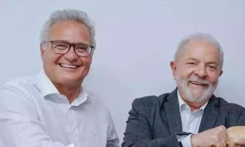 Renan Calheiros e Lula sorrindo