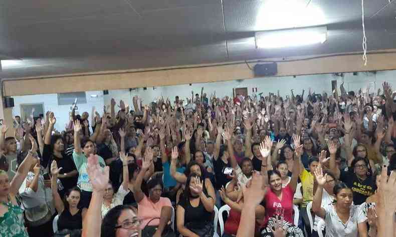 Professores esto paralisados desde quinta-feira (6) em Betim, na Grande BH(foto: Divulgao/Sind-UTE Betim)