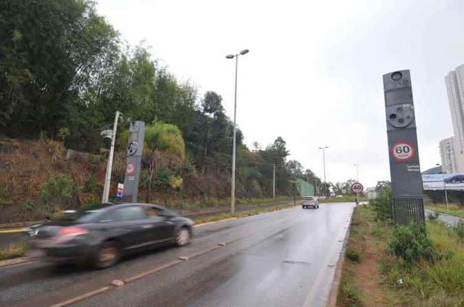 Até o final do ano, a previsão é que 393 radares estejam em funcionamento nas estradas mineiras(foto: Rodrigo Clemente/EM/D.A.Press) Até o final do ano, a previsão é que 393 radares estejam em funcionamento nas estradas mineiras(foto: Rodrigo Clemente/EM/D.A.Press)